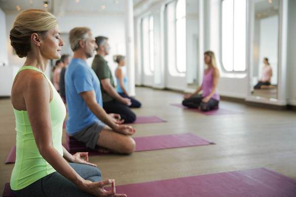 Hapag Lloyd Cruises EUROPA Yoga Fitness.jpg